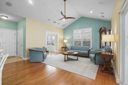 352 Arlington Circle  photo 4