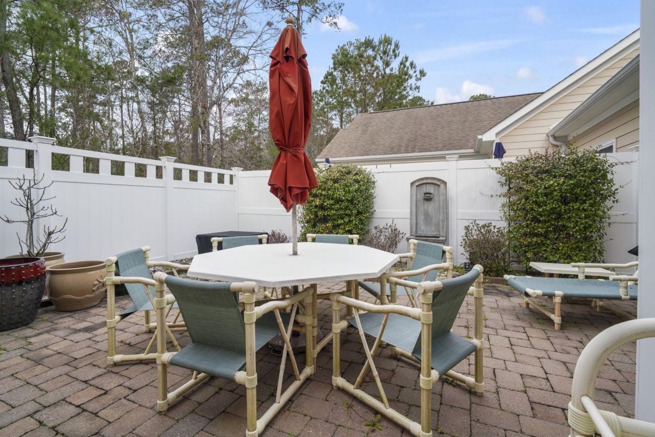 352 Arlington Circle  Photo 25