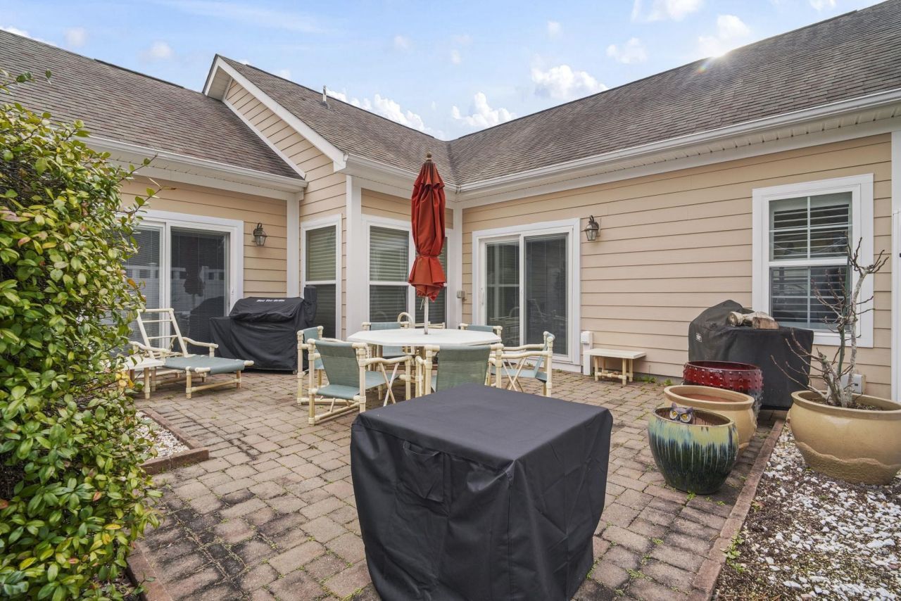 352 Arlington Circle  Photo 26