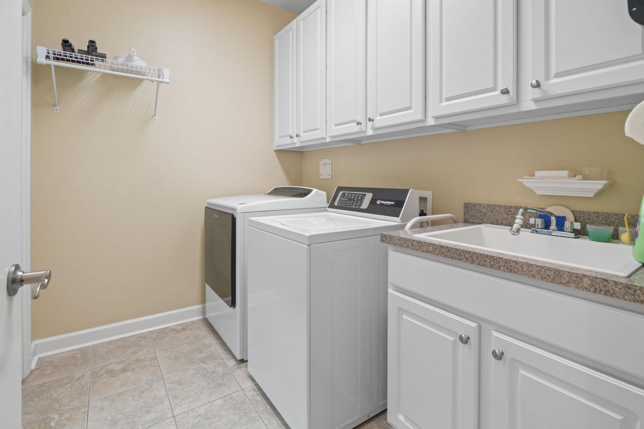 352 Arlington Circle  Photo 36