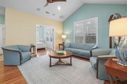 352 Arlington Circle  photo 4