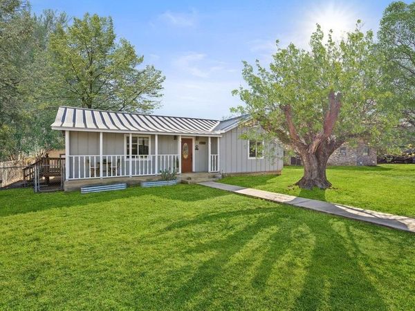 601 W Cypress, Johnson City, TX 78636