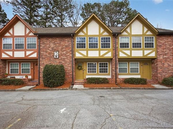 2825 Northeast Expressway NE, Unit J3, Atlanta, GA 30345
