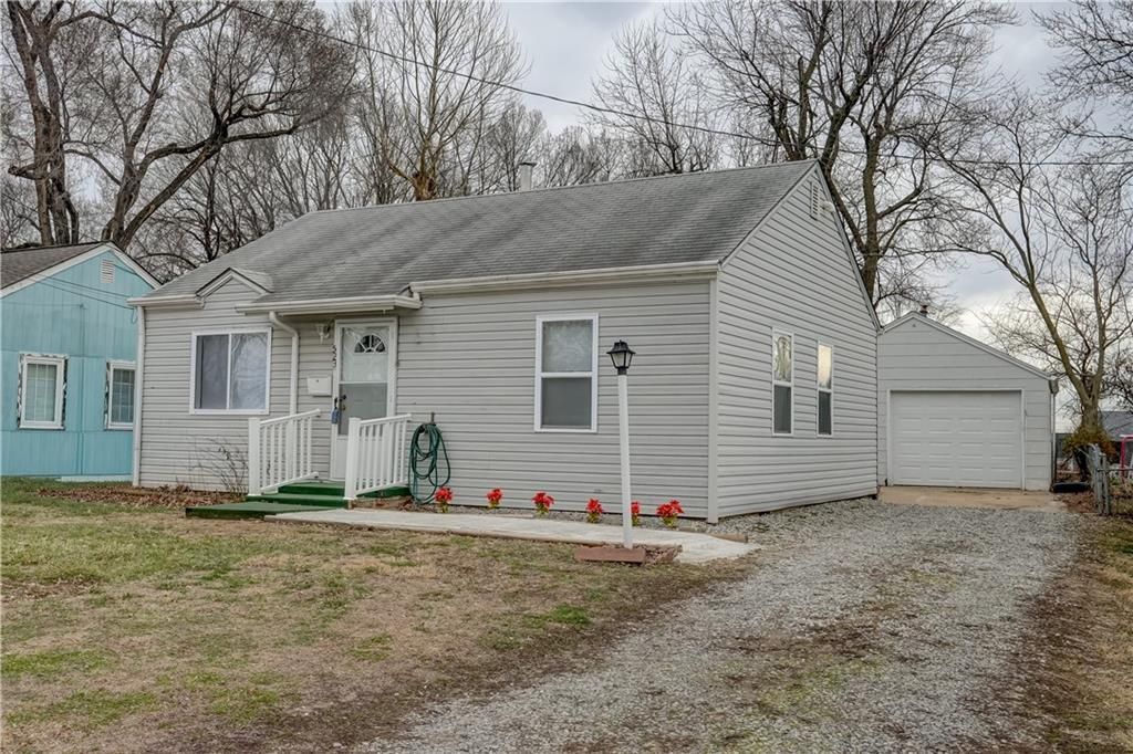 523 E Nettleton Avenue, Independence, MO 64050 Main Photo