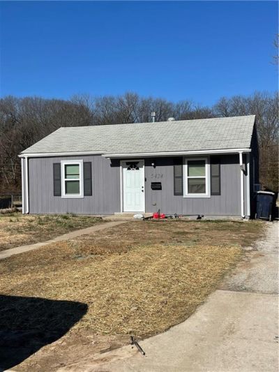 5424 College Avenue, Kansas City, MO 64130 Main Photo