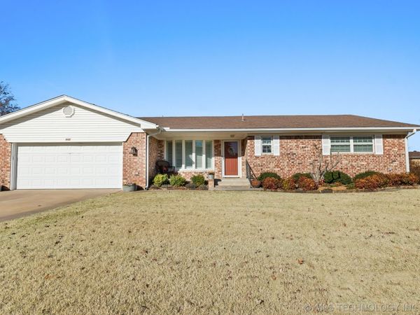 1807 Crestview Drive, Okmulgee, OK 74447