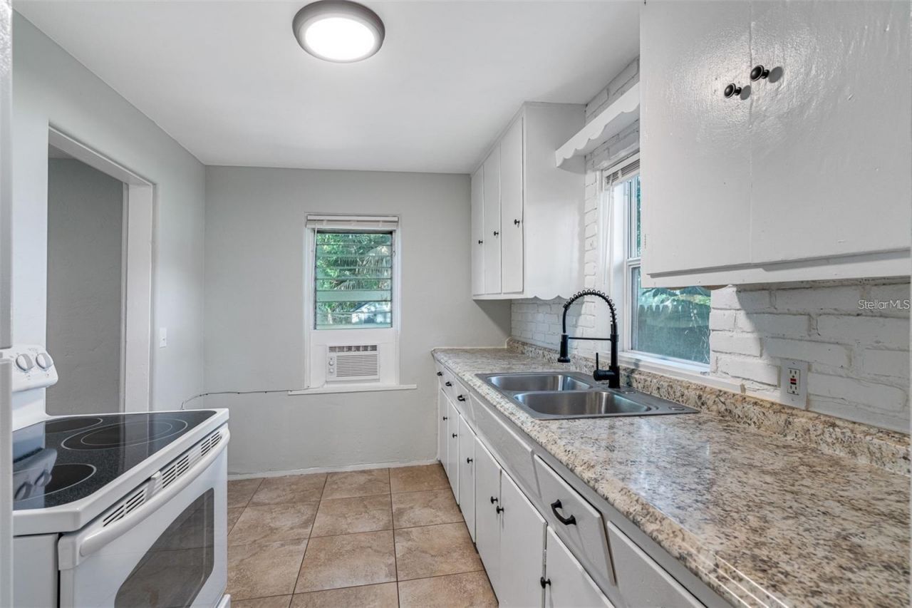 835 35th Avenue S, Saint Petersburg, FL 33705 Photo