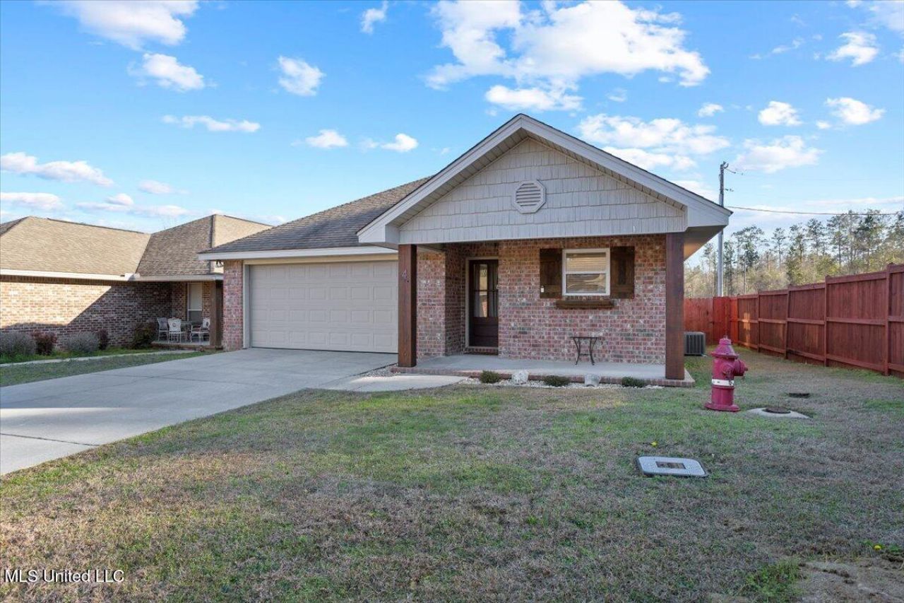 4 Crowns Point, Hattiesburg, MS 39402 Main Photo