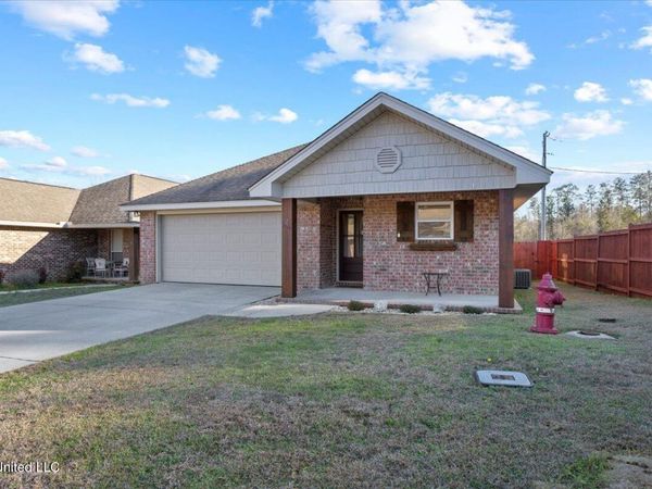 4 Crowns Point, Hattiesburg, MS 39402