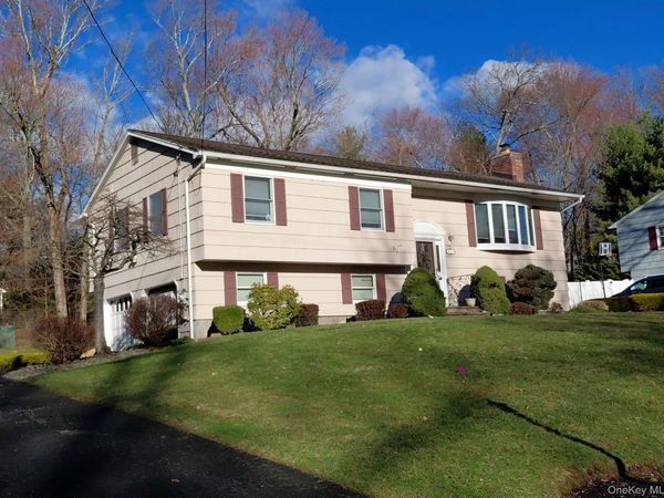 557 Babbling Brook Lane, Valley Cottage, NY 10989