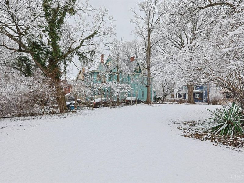 533 Camden Avenue, Cincinnati, OH 45229 Photo 4