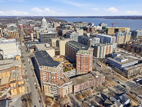 360 W Washington Avenue, Unit 1413, Madison, WI 53703