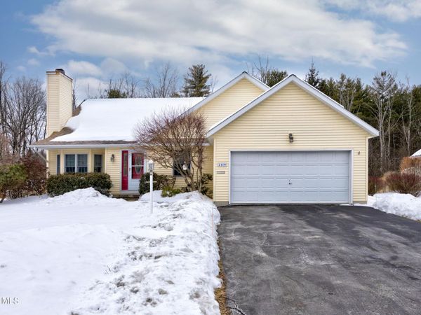 2410 Parkville Place, Niskayuna, NY 12309