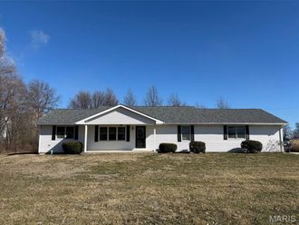 705 N Pine Street Laddonia, MO 63352