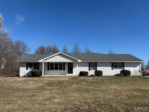 705 N Pine Street , Laddonia, MO 63352