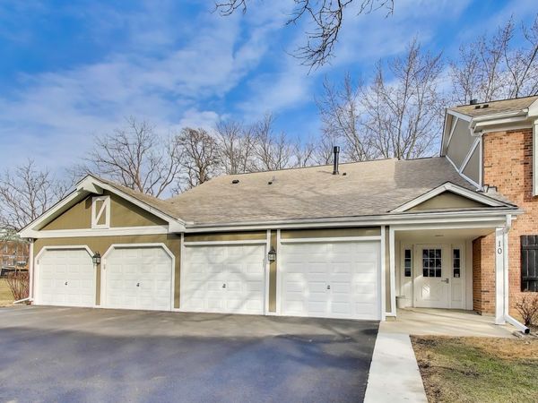 10 Waterbury Lane , Unit M2, Schaumburg, IL 60193