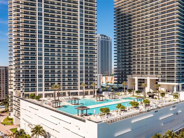 1850 S Ocean Dr, Unit 909, Hallandale Beach, FL 33009