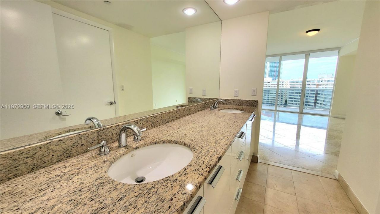 1850 S Ocean Dr, Unit 909, Hallandale Beach, FL 33009 Photo