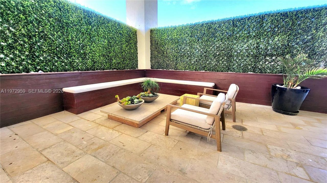 1850 S Ocean Dr, Unit 909, Hallandale Beach, FL 33009 Photo