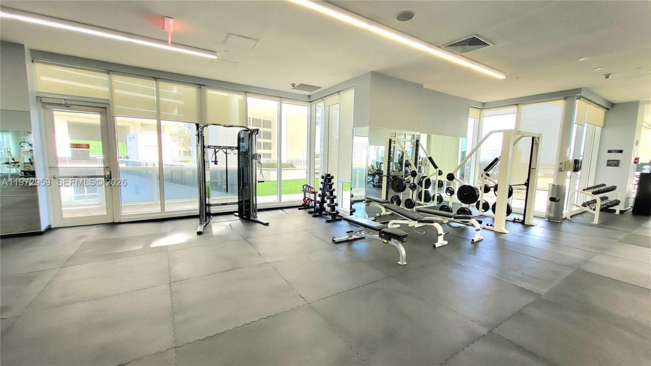 1850 S Ocean Dr, Unit 909, Hallandale Beach, FL 33009 Photo