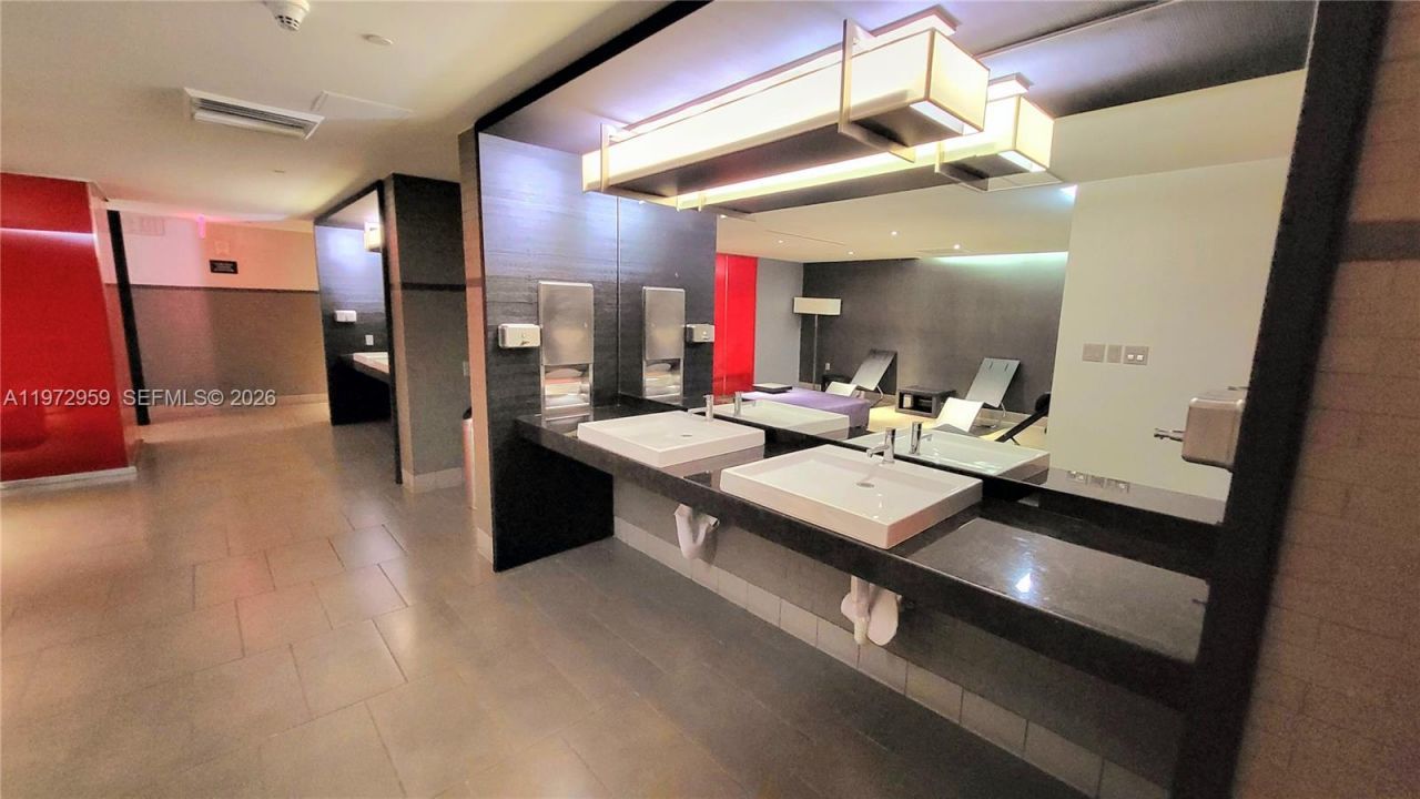 1850 S Ocean Dr, Unit 909, Hallandale Beach, FL 33009 Photo