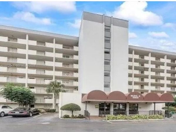 5860 NW 44th St, Unit 208, Lauderhill, FL 33319