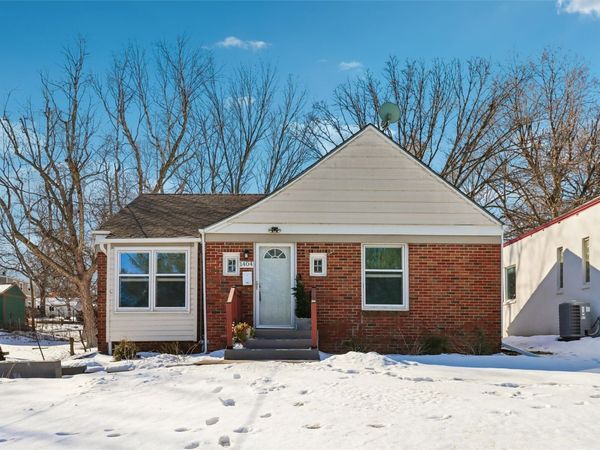 1404 Burlington Terrace, Des Moines, IA 50314