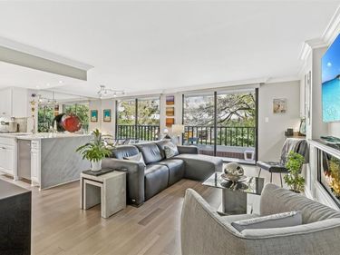 3621 Turtle Creek Boulevard, Unit 2D, Dallas, TX 75219