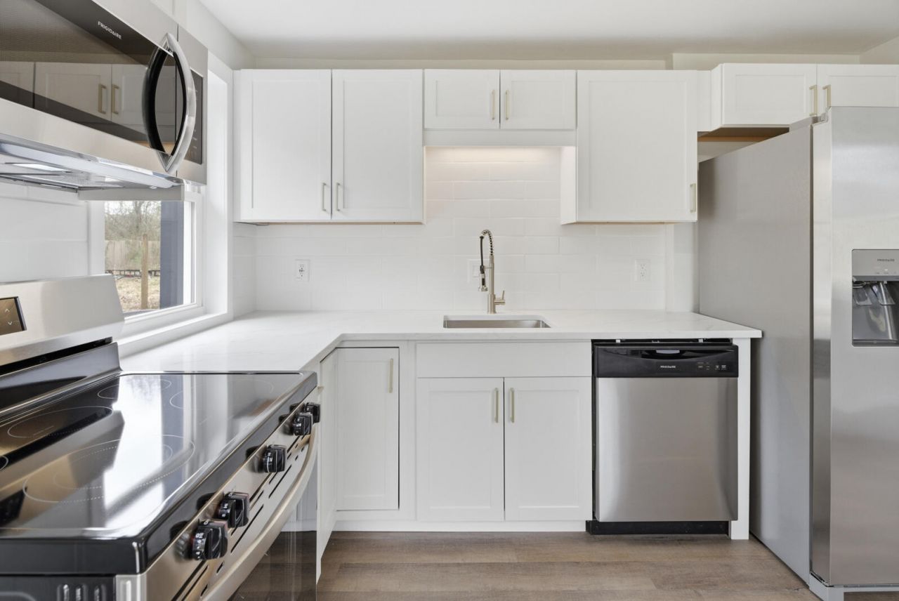 1543 Evergreen Street Photo 17