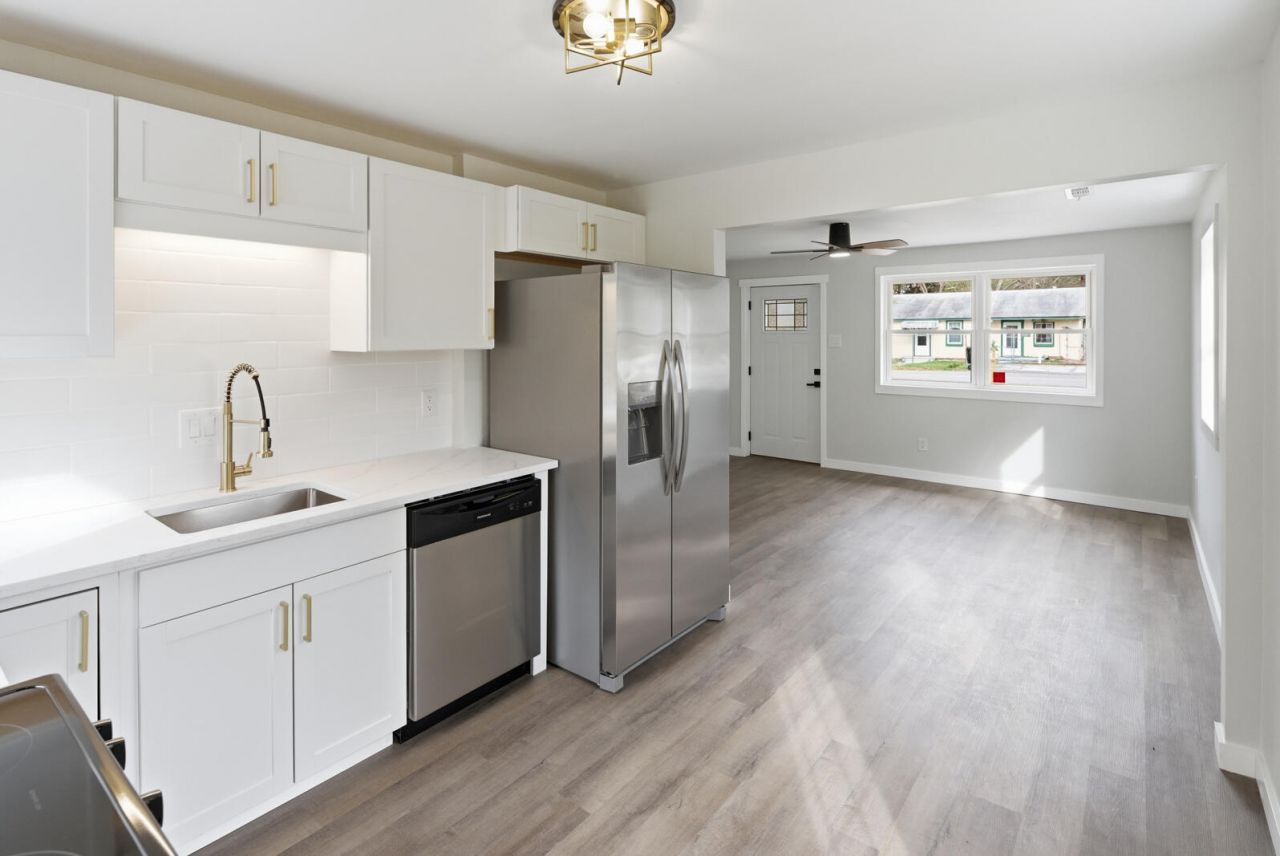 1543 Evergreen Street Photo 18