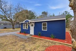 1543 Evergreen Street photo 4