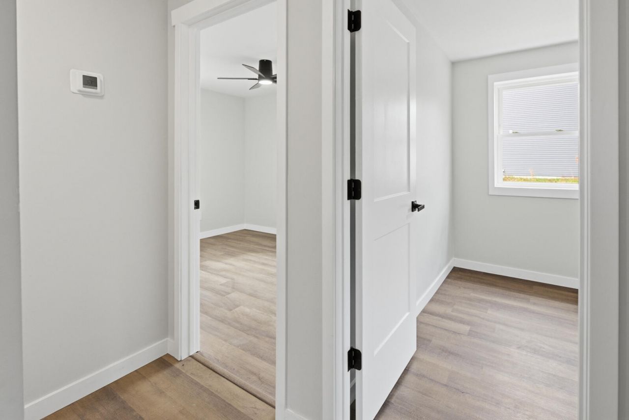 1543 Evergreen Street Photo 21