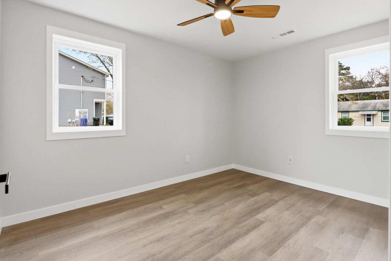 1543 Evergreen Street Photo 25