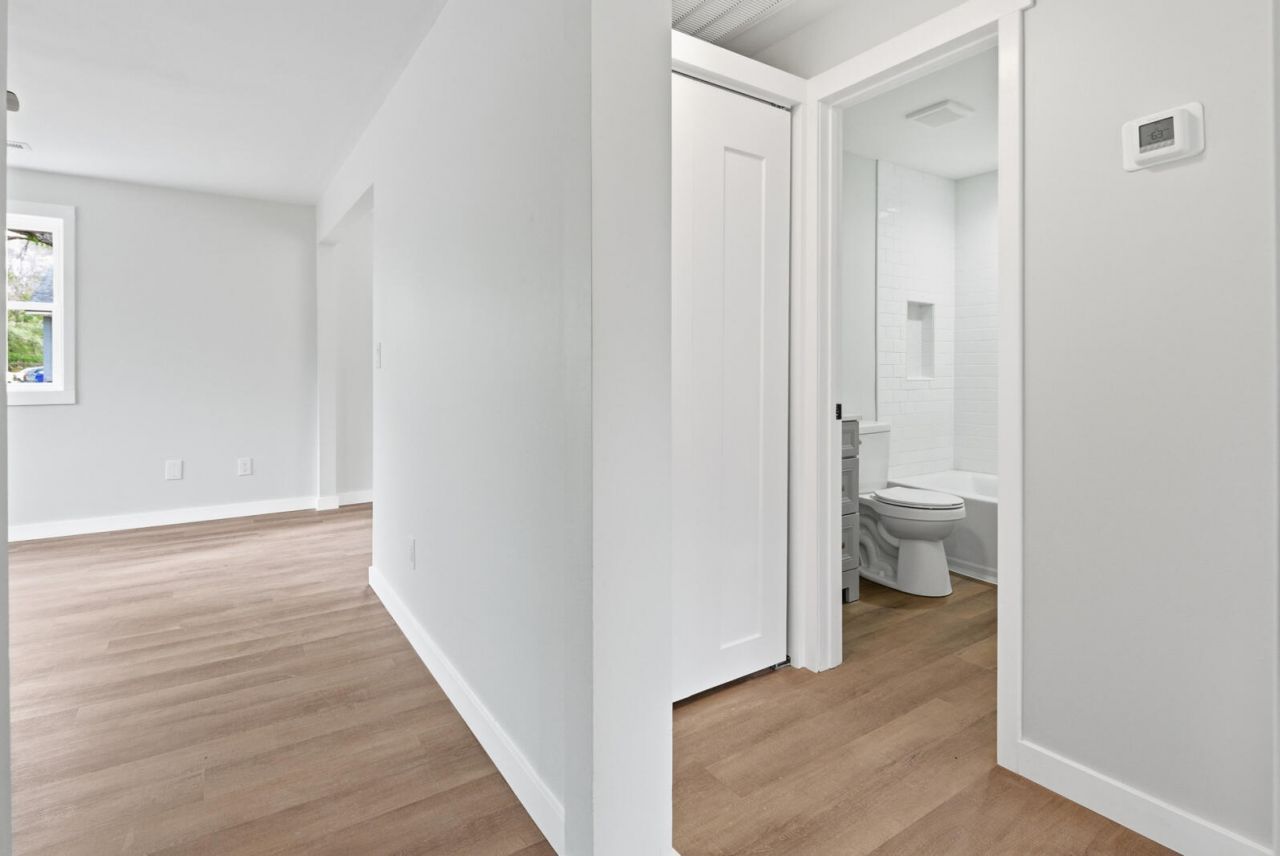 1543 Evergreen Street Photo 28