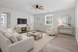 1543 Evergreen Street photo 4