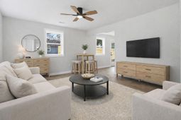 1543 Evergreen Street photo 4