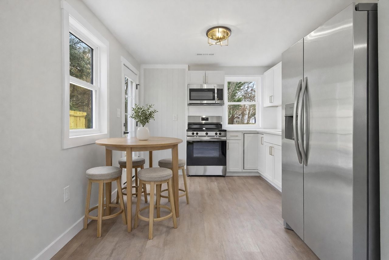 1543 Evergreen Street Photo 6