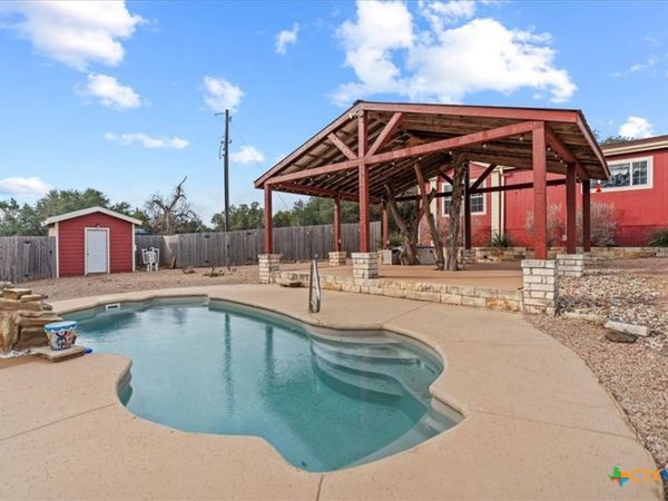 185 Trails End Road, Driftwood, TX 78620
