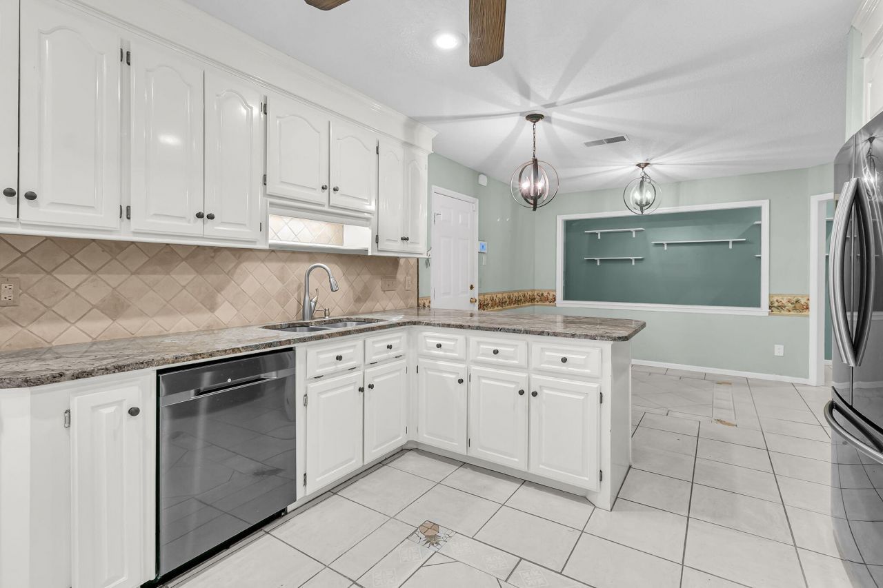 104 Dresden Drive Photo 10