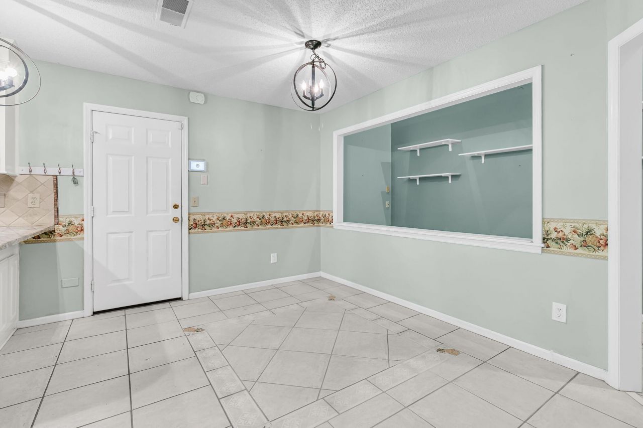 104 Dresden Drive Photo 13