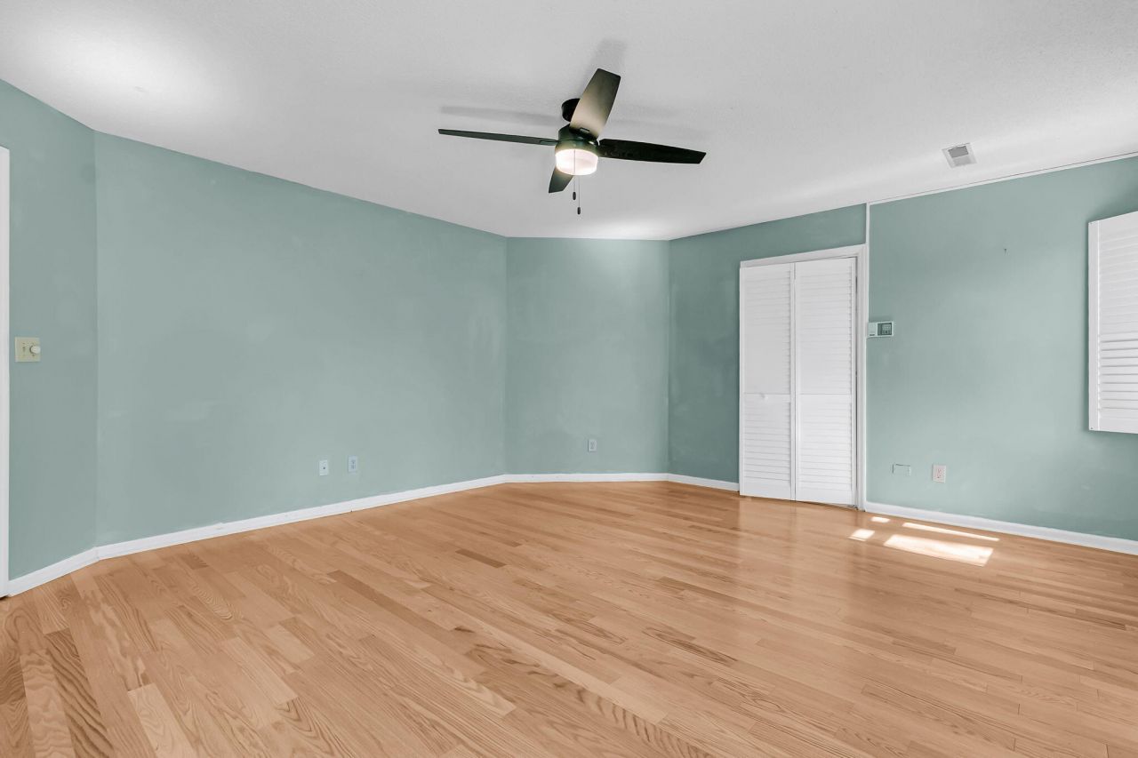 104 Dresden Drive Photo 14