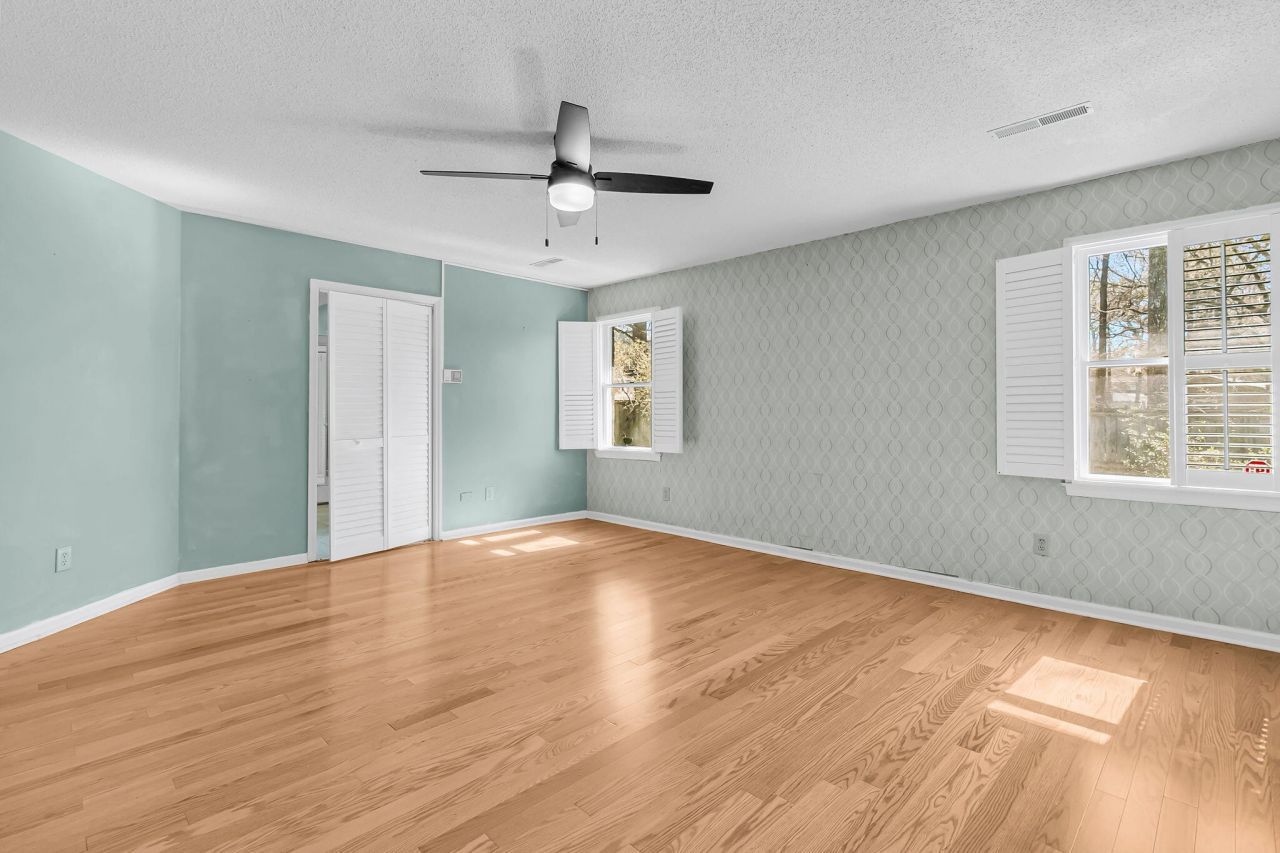 104 Dresden Drive Photo 15