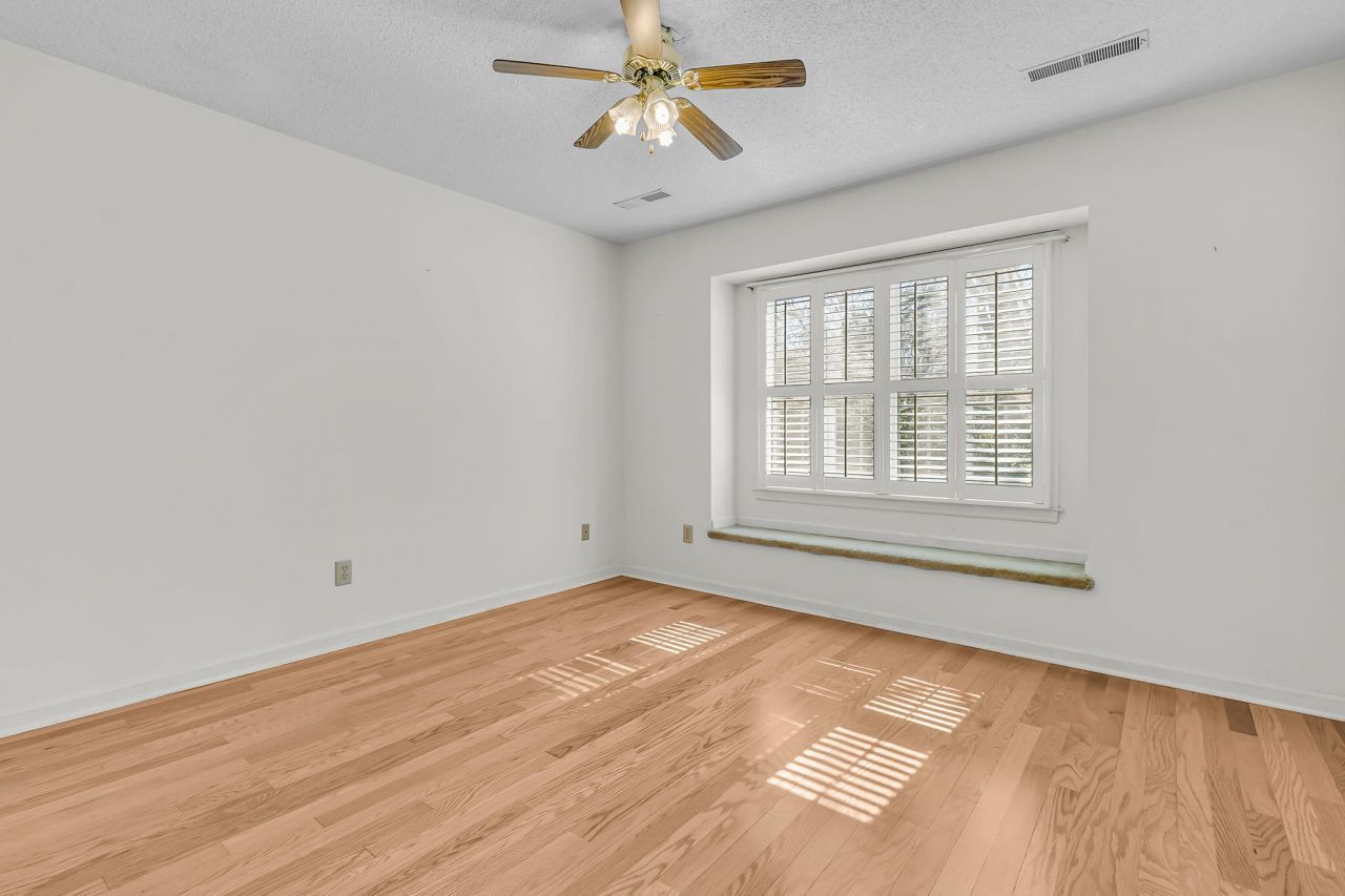 104 Dresden Drive Photo 21