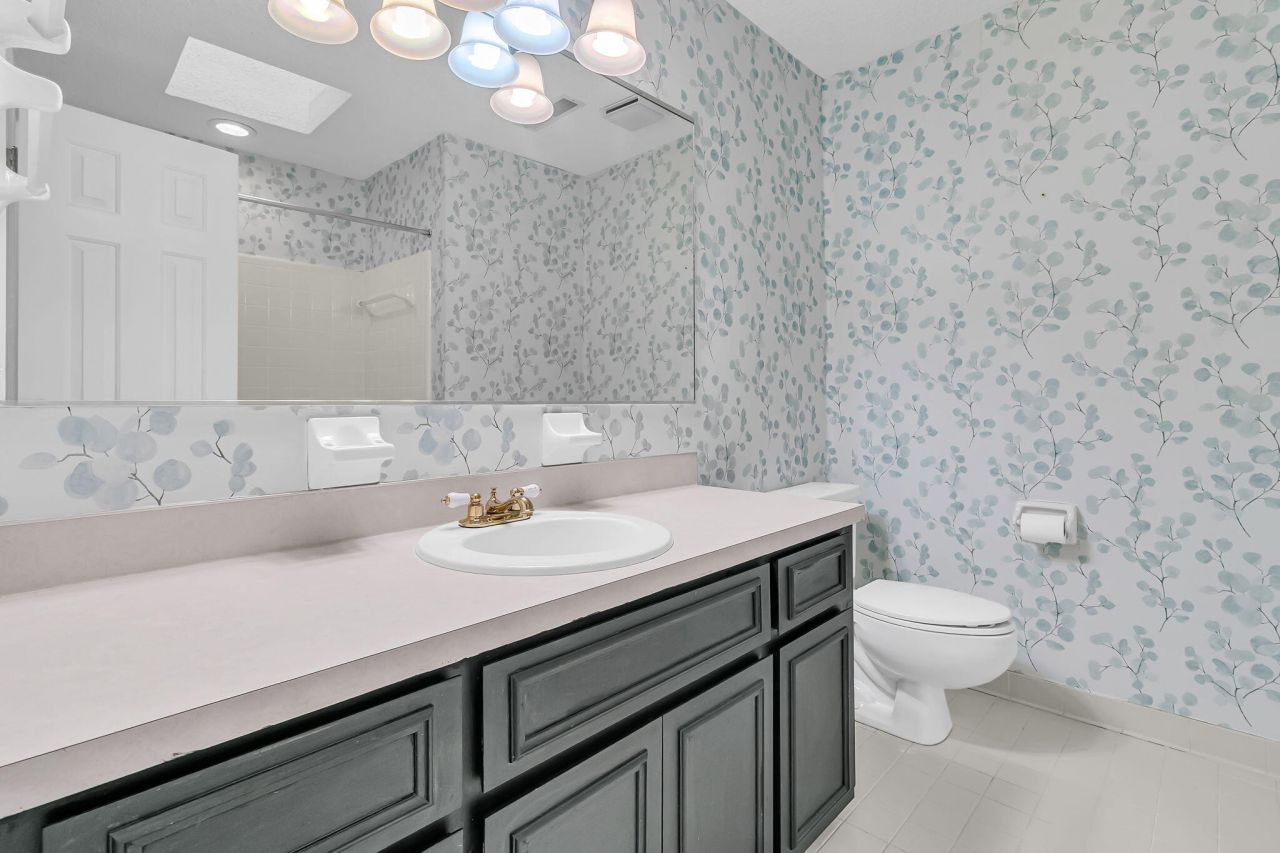 104 Dresden Drive Photo 22