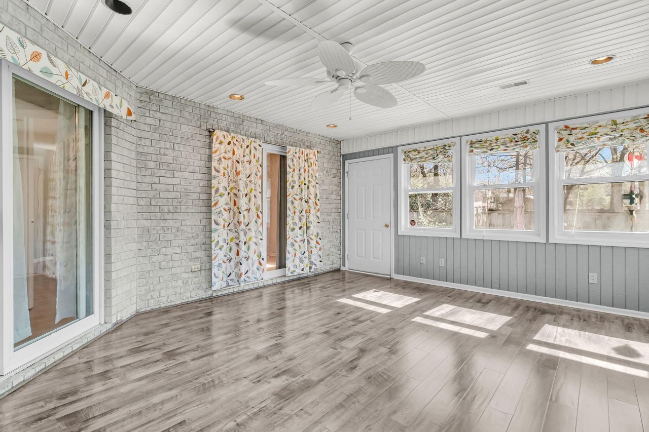 104 Dresden Drive Photo 24