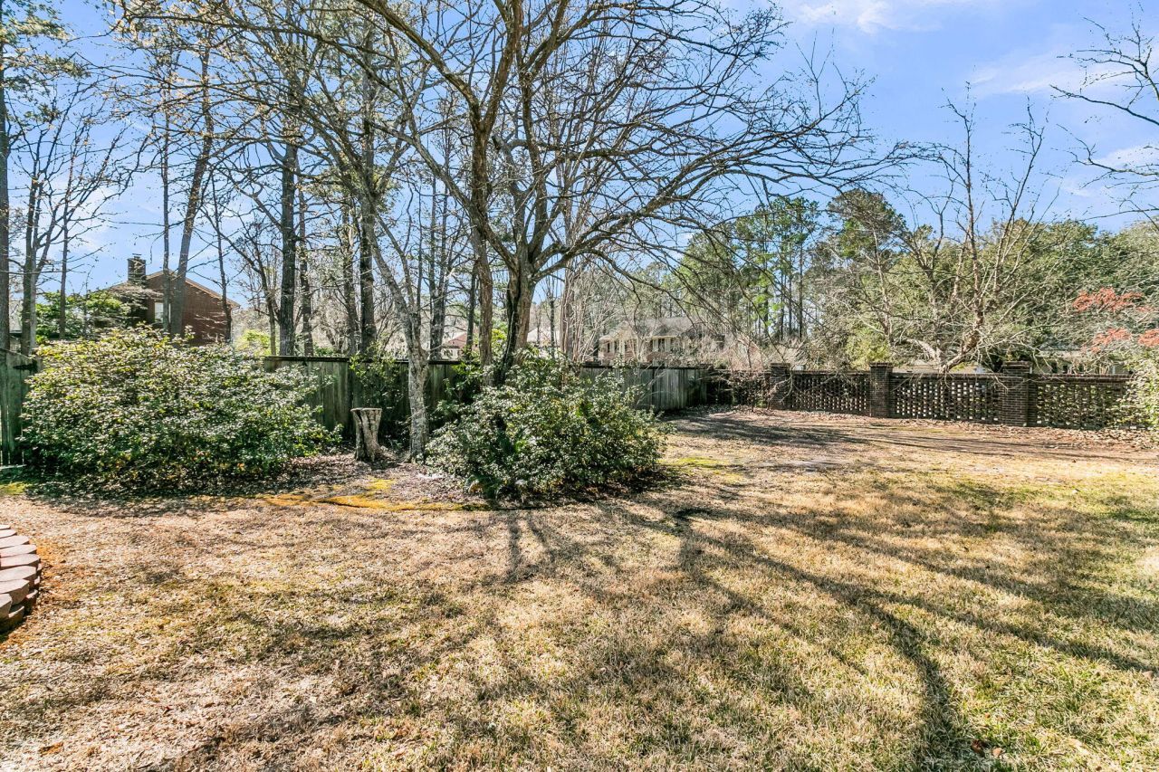 104 Dresden Drive Photo 35