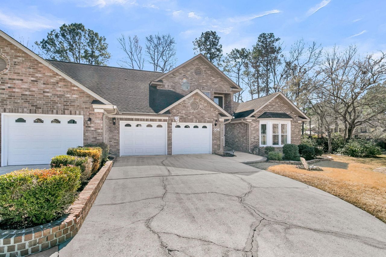 104 Dresden Drive Photo 37