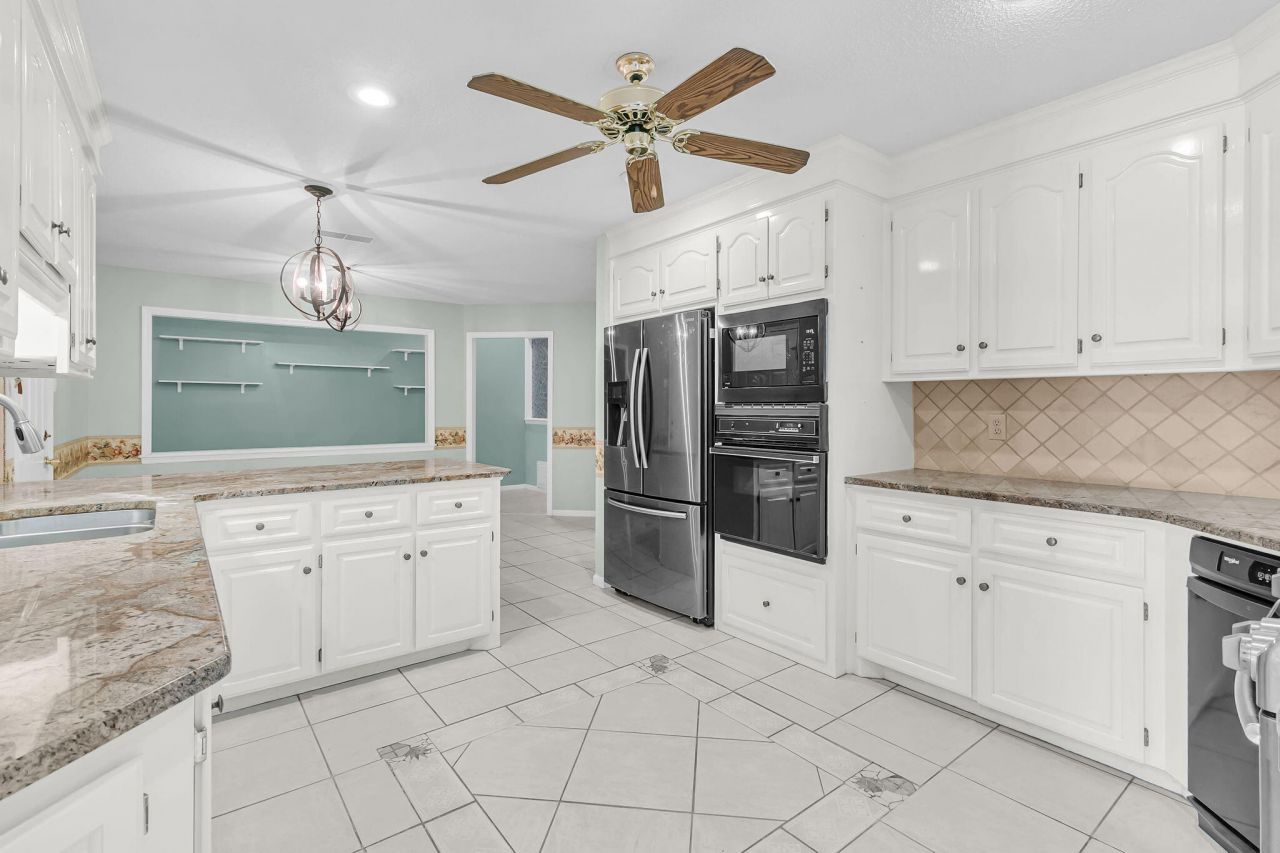 104 Dresden Drive Photo 8