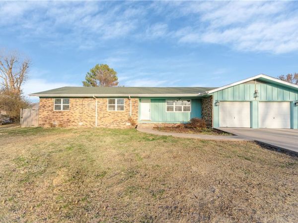 1813 S J Street , Rogers, AR 72756