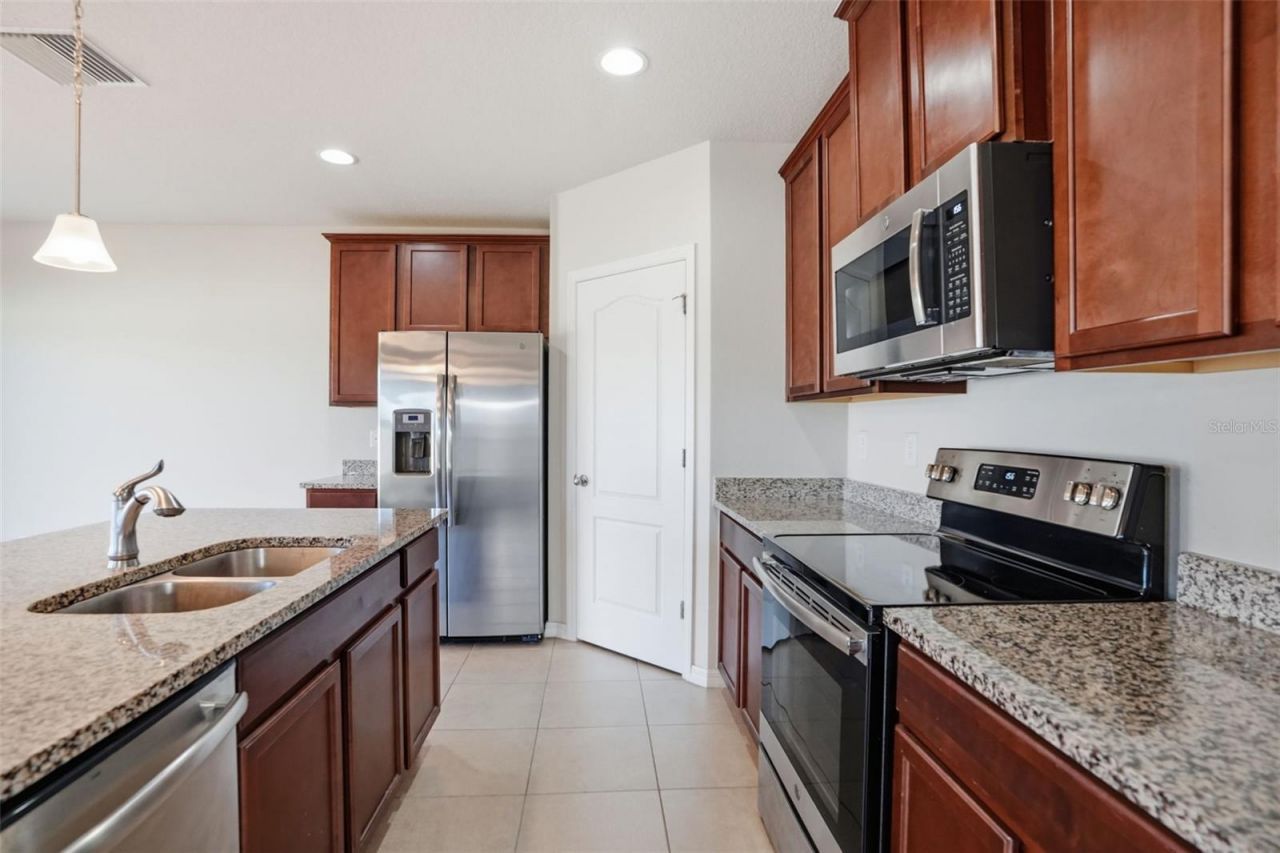 10402 Hawks Landing Drive, Land O Lakes, FL 34638 Photo